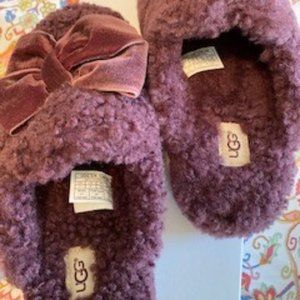 Ugg Addison Velvet-Bow Wine - Brand New - Size 7